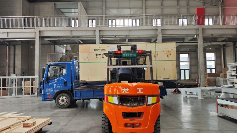 SIGN CNC A8-2130-L8 CNC Router ordered by a customer from Uzbekistan is now shipping.